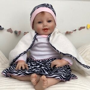 Ashton Drake lifelike baby doll - Shiloh